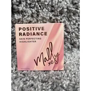 Mally Beauty Positive Radiance Skin Perfecting Highlighter Sparkling Champagne 7